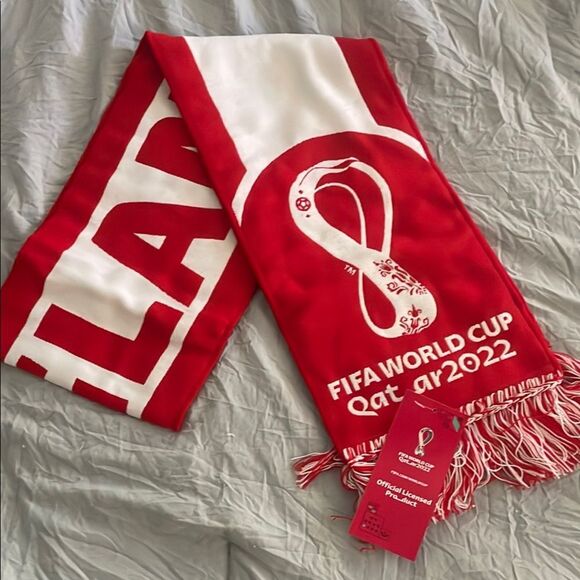 England FIFA World Cup Qatar 2022 Red White Soccer Football Scarf NWT - Picture 1 of 9